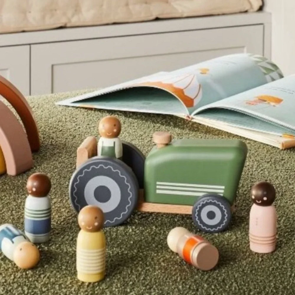 ❗️Hearth & Hand with Magnolia Wooden Toy Farm Tractor Green - Picture 2 of 5